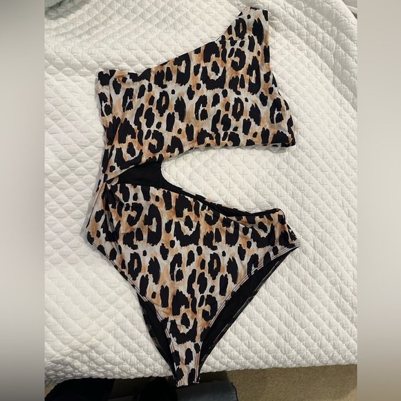 Beach Riot leopard Celine one piece XL. Worn once! - Picture 3 of 4
